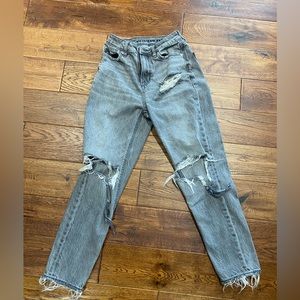 American Eagle ripped and distressed jeans size 000 short